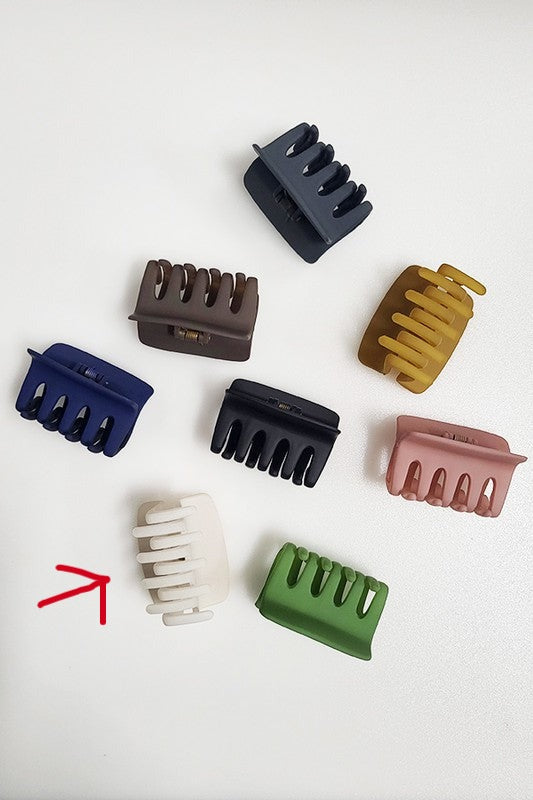 Becca Hair Claw Clip
