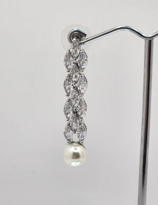 Silver Drop Pearl Earring