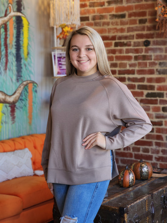 Round Neck Pullover Sweatshirt