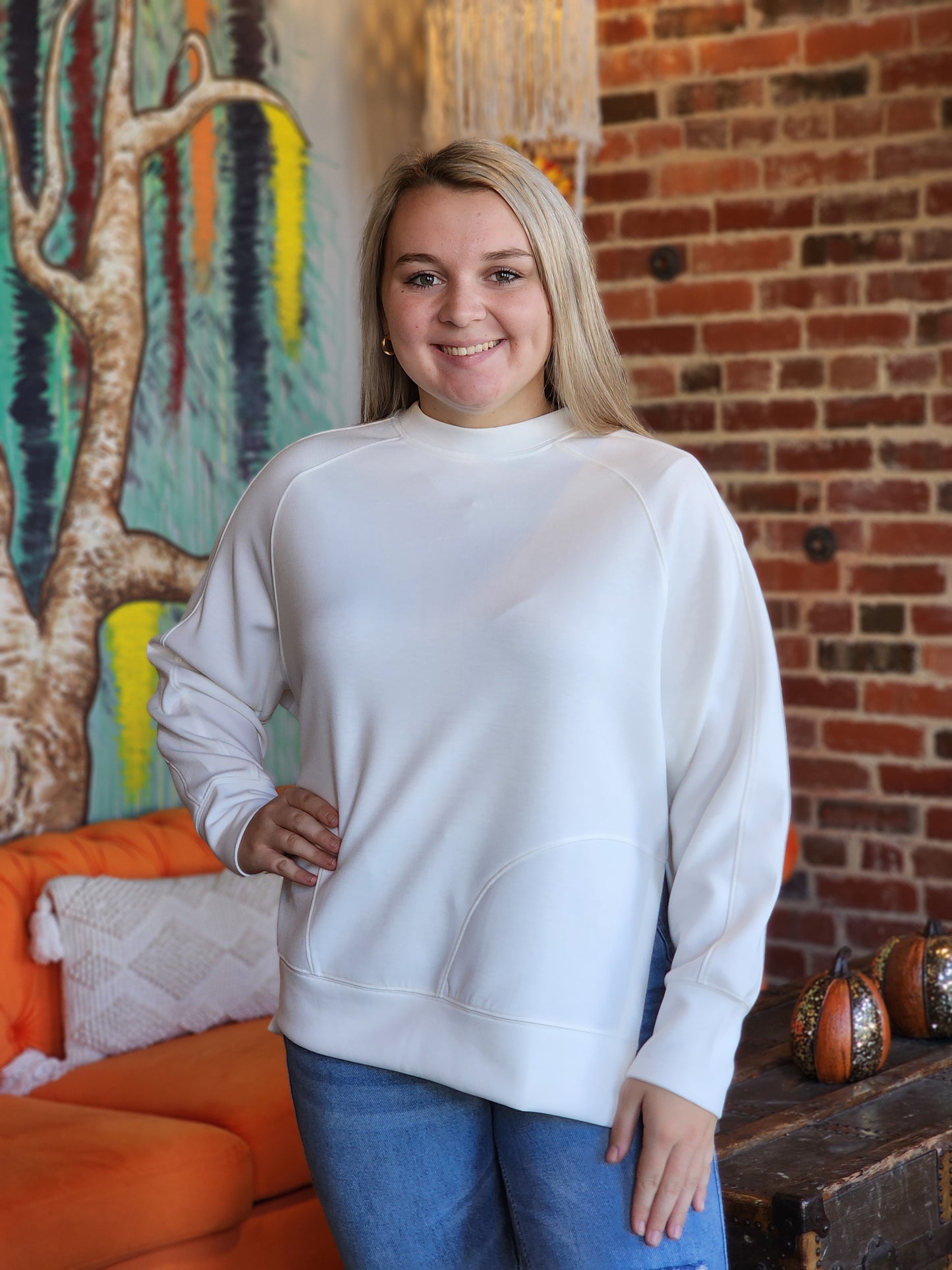 Round Neck Pullover Sweatshirt