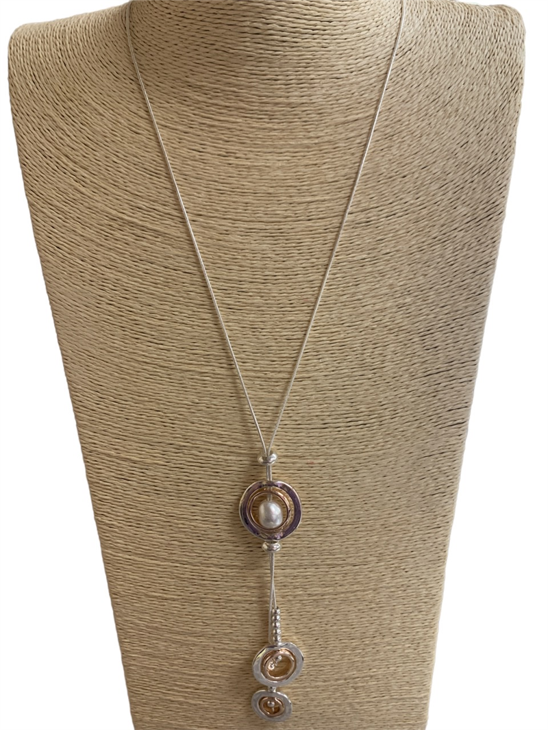 Two Tone Circle Pearl Necklace
