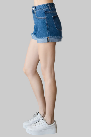 Veveret Medium Wash Denim Shorts