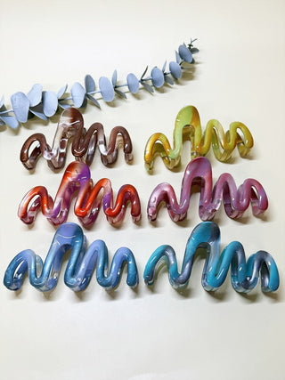 Wavy Glossy Multi Tone Hair Claw Clip