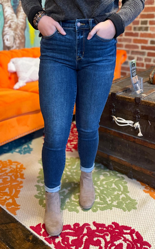 Judy Blue Core Mid Rise Skinny Jean