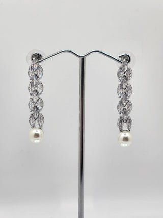 Silver Drop Pearl Earring